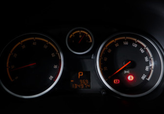 Подержанный автомобиль Opel Corsa 2010 года (11 фото)