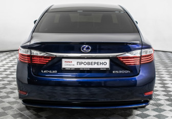 Подержанный автомобиль Lexus ES 2012 года (6 фото)