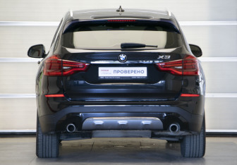Подержанный автомобиль BMW X3 2017 года (5 фото)