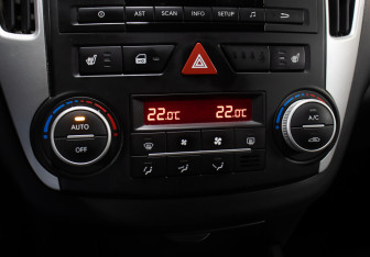 Подержанный автомобиль Kia Ceed Wagon 2011 года (17 фото)