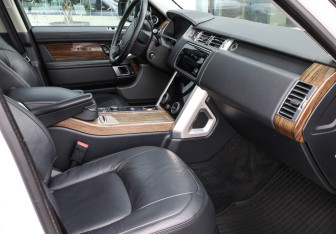 Подержанный автомобиль Land Rover Range Rover 2018 года (11 фото)