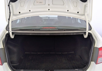 Подержанный автомобиль Kia Rio Sedan 2017 года (10 фото)