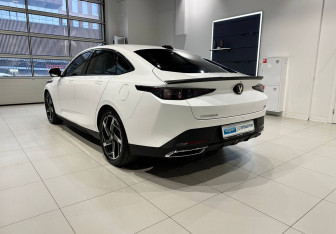 Подержанный автомобиль Changan Lamore 2023 года (7 фото)