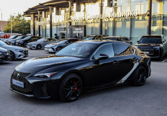 Подержанный автомобиль Lexus IS Sedan 2021 года (1 фото)