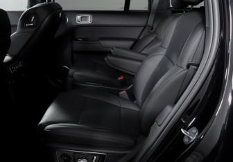 Подержанный автомобиль LiXiang L9 2024 года (10 фото)