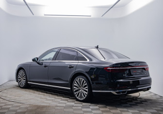 Подержанный автомобиль Audi A8 2019 года (6 фото)