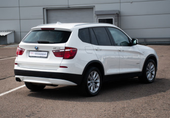 Подержанный автомобиль BMW X3 2010 года (5 фото)