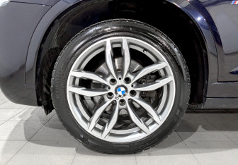 Подержанный автомобиль BMW X4 2018 года (18 фото)
