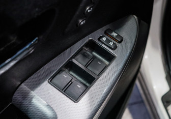 Подержанный автомобиль Toyota Venza 2014 года (20 фото)