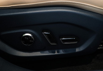 Подержанный автомобиль Voyah Free 2025 года (18 фото)