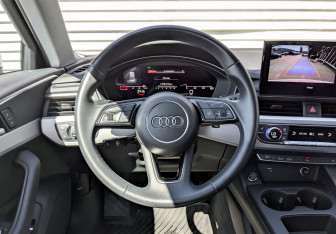 Подержанный автомобиль Audi A4 Sedan 2022 года (22 фото)