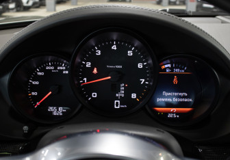 Подержанный автомобиль Porsche Cayman 2020 года (12 фото)