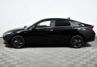 Подержанный автомобиль Hyundai Elantra Sedan 2021 года (3 фото)