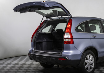 Подержанный автомобиль Honda CR-V 2008 года (16 фото)