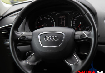 Подержанный автомобиль Audi Q3 2012 года (12 фото)
