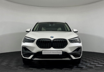 Подержанный автомобиль BMW X1 2019 года (3 фото)