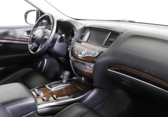 Подержанный автомобиль Infiniti QX60 2014 года (9 фото)