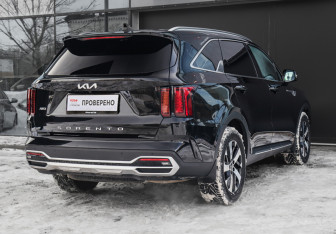 Подержанный автомобиль Kia Sorento 2022 года (4 фото)