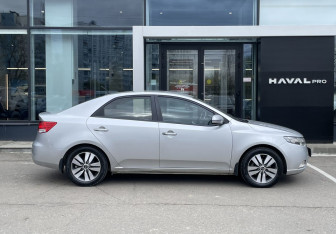 Подержанный автомобиль Kia Cerato Sedan 2012 года (4 фото)