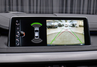 Подержанный автомобиль BMW X6 2017 года (22 фото)