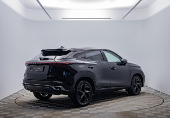 Подержанный автомобиль Omoda C5 2023 года (5 фото)