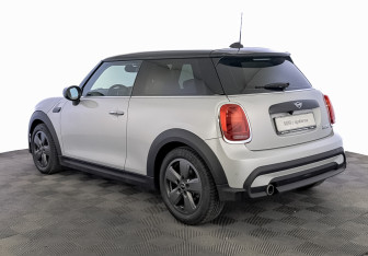 Подержанный автомобиль MINI Hatch 2021 года (7 фото)