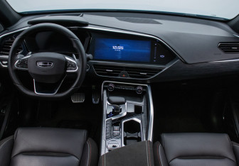 Подержанный автомобиль Geely Tugella 2024 года (14 фото)
