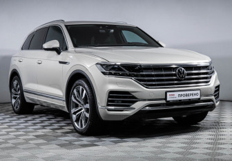 Подержанный автомобиль Volkswagen Touareg 2022 года (3 фото)