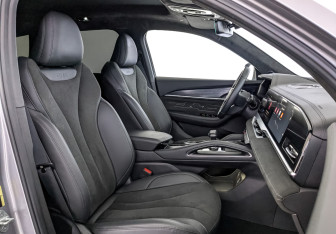 Подержанный автомобиль Geely Monjaro 2024 года (23 фото)