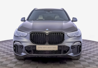 Подержанный автомобиль BMW X5 2021 года (2 фото)