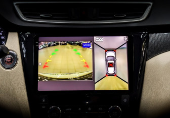 Подержанный автомобиль Nissan X-Trail 2018 года (14 фото)