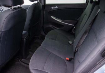 Подержанный автомобиль Hyundai Solaris Hatchback 2012 года (11 фото)