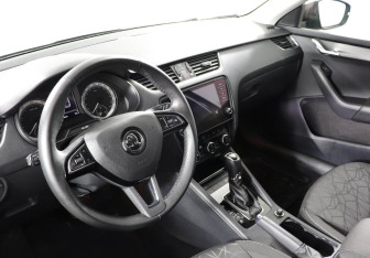 Подержанный автомобиль Skoda Octavia Liftback 2019 года (7 фото)