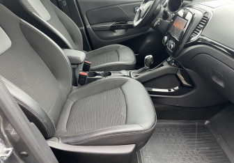 Подержанный автомобиль Renault Kaptur 2021 года (9 фото)