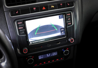 Подержанный автомобиль Volkswagen Polo Sedan 2018 года (17 фото)