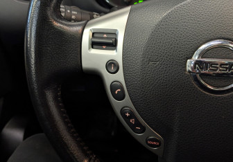 Подержанный автомобиль Nissan Qashqai+2 2011 года (24 фото)