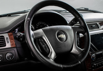 Подержанный автомобиль Chevrolet Tahoe 2012 года (16 фото)