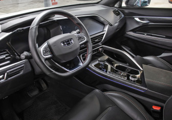 Подержанный автомобиль Geely Tugella 2022 года (16 фото)