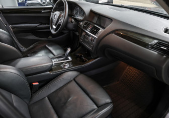 Подержанный автомобиль BMW X3 2012 года (11 фото)
