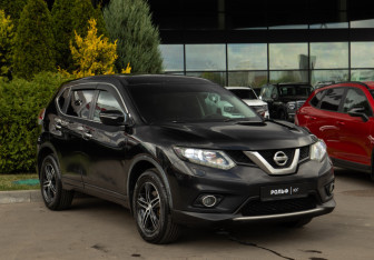 Подержанный автомобиль Nissan X-Trail 2016 года (2 фото)