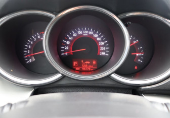 Подержанный автомобиль Kia Sorento 2011 года (17 фото)
