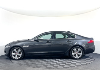 Подержанный автомобиль Jaguar XF Sedan 2019 года (8 фото)
