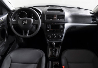 Подержанный автомобиль Skoda Yeti 2018 года (10 фото)