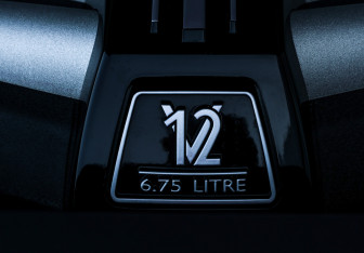 Подержанный автомобиль Rolls-Royce Cullinan 2019 года (37 фото)