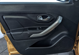 Подержанный автомобиль LADA (ВАЗ) XRAY 2019 года (19 фото)