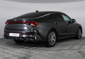 Подержанный автомобиль Kia K5 2021 года (5 фото)