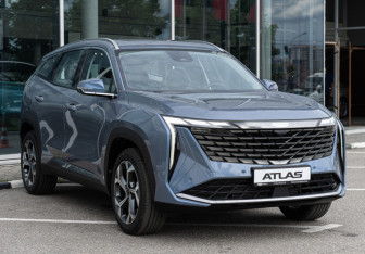 Новый Geely Atlas 2025 (3 фото)