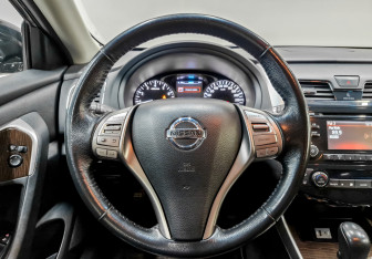 Подержанный автомобиль Nissan Teana 2014 года (21 фото)