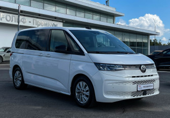 Подержанный автомобиль Volkswagen Multivan 2025 года (3 фото)