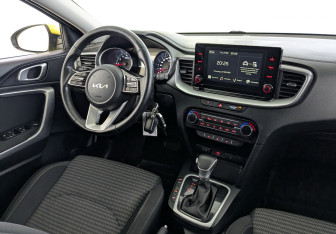 Подержанный автомобиль Kia Ceed Wagon 2021 года (27 фото)